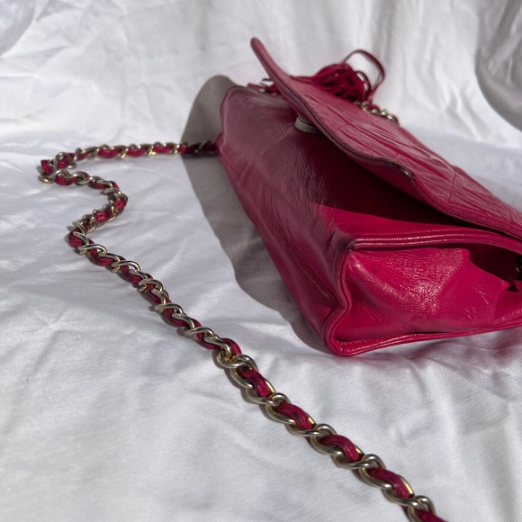 HOT PINK CHANEL VINTAGE FRINGE CHAIN SHOULDER BAG